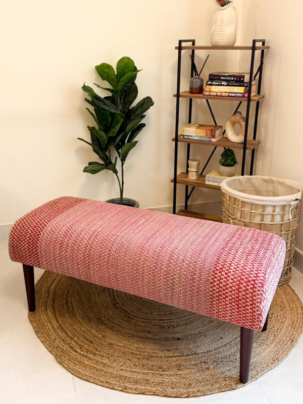 Upholstered bench made with alpaca wool, inspired by Andean frazada textiles and natural dyes. 