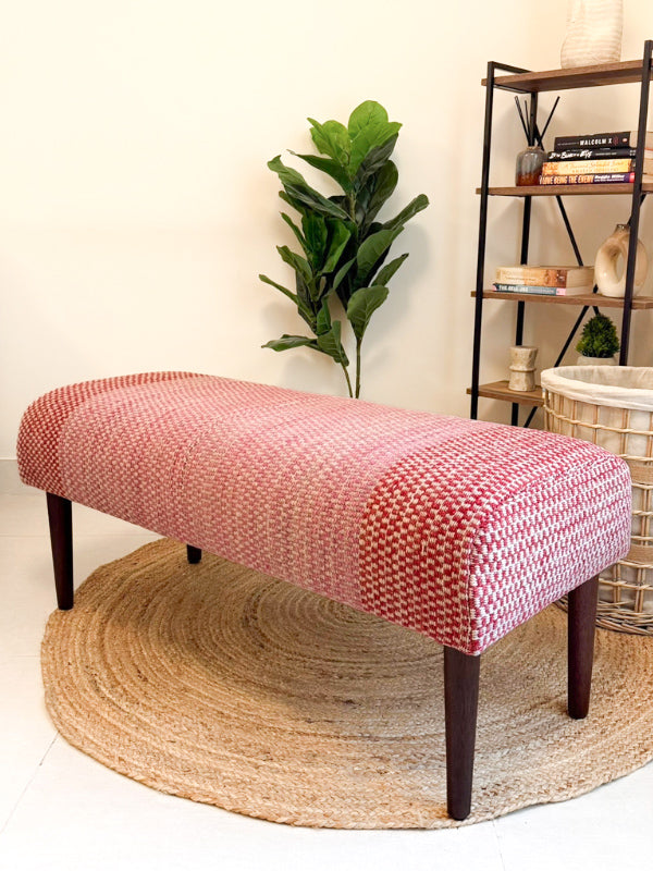 Upholstered bench made with alpaca wool, inspired by Andean frazada textiles and natural dyes. 